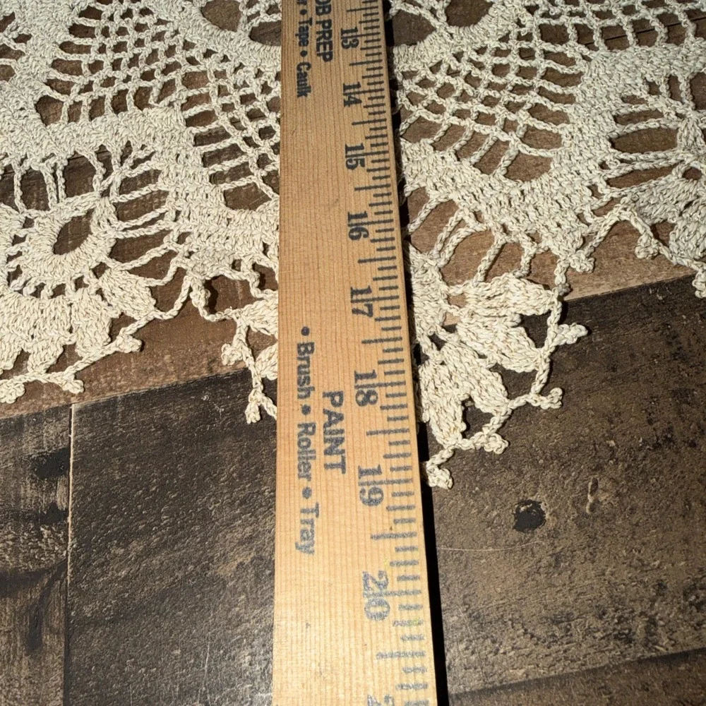 Vintage Handmade Crochet Doily Cream Cotton Lace Gold Round Table Topper Mat 19